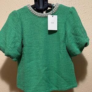 Women’s Green puff short sleeve top with pearl accents by VOY women’s small